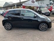 Toyota Aygo 1.0 VVT-I X-CLUSIV 8