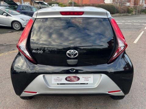 Toyota Aygo 1.0 VVT-I X-CLUSIV 5