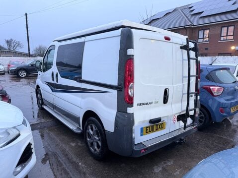 Renault Trafic SL29 DCI CAMPER CONVERSION 2