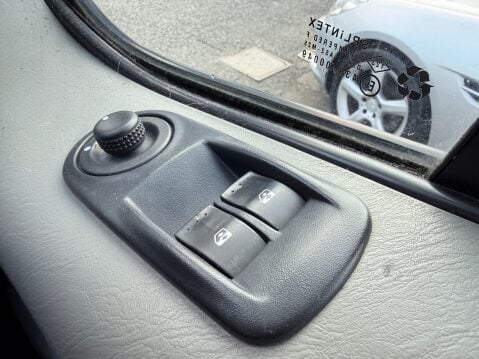 Renault Trafic SL29 DCI CAMPER CONVERSION 27