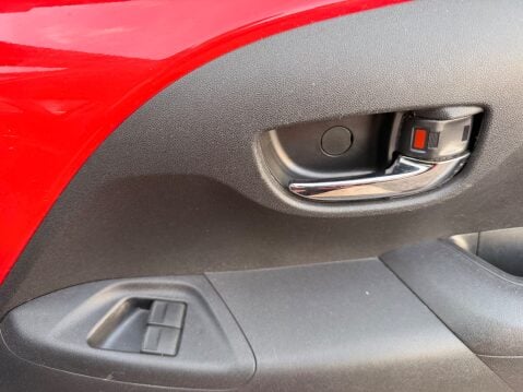 Toyota Aygo VVT-I X-PLAY 19