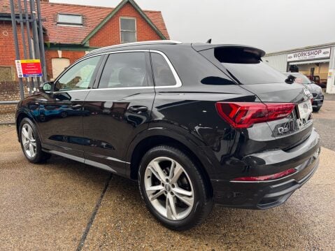 Audi Q3 TFSI QUATTRO S LINE 7