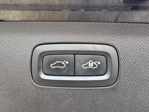 Volvo XC90 D5 POWERPULSE MOMENTUM AWD 11