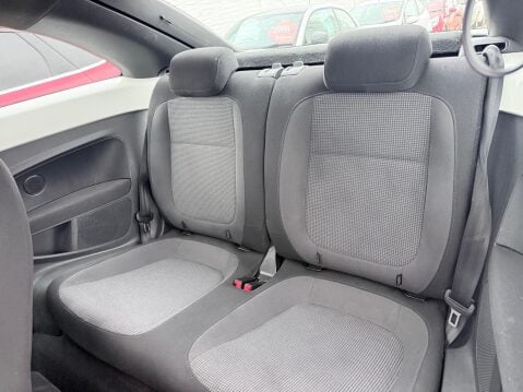 Volkswagen Beetle DESIGN TDI DSG 12