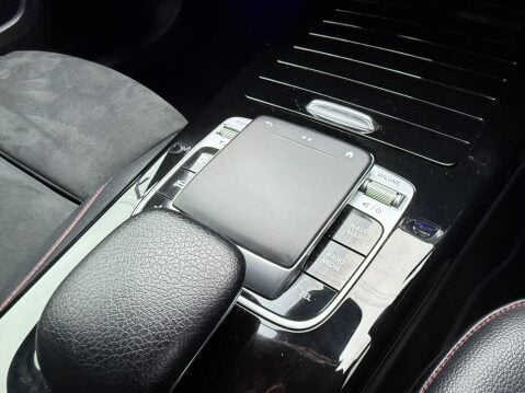 Mercedes-Benz A Class A 200 AMG LINE PREMIUM AUTOMATIC 18