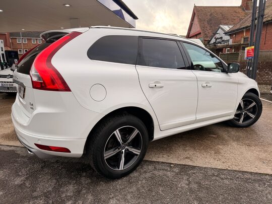 Volvo XC60 D4 R-DESIGN LUX NAV AWD 
