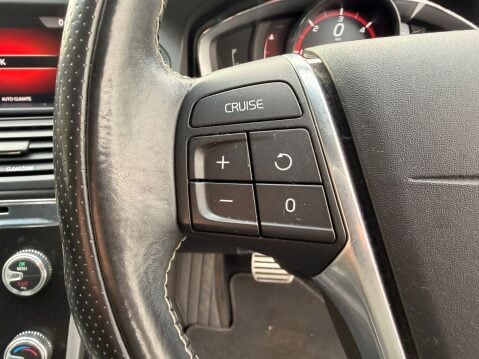 Volvo XC60 D4 R-DESIGN LUX NAV AWD 12