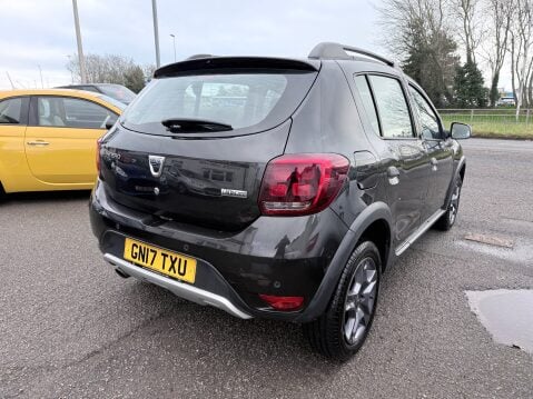 Dacia Sandero Stepway 0.9 LAUREATE TCE 5