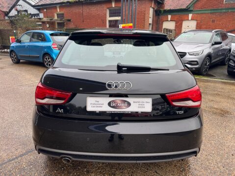 Audi A1 TDI S LINE 8