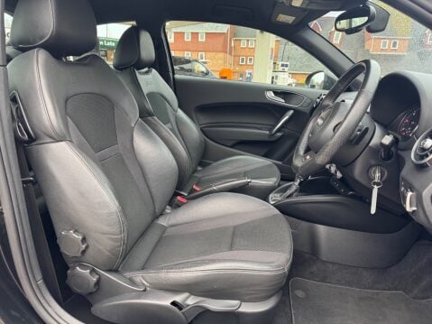 Audi A1 TDI S LINE 10