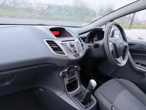 Ford Fiesta 1.25 EDGE 9