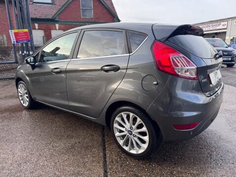 Ford Fiesta TITANIUM X 7