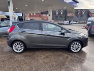Ford Fiesta TITANIUM X 5