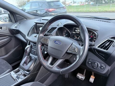 Ford Kuga 1.5 ST-LINE X TDCI AUTOMATIC 10