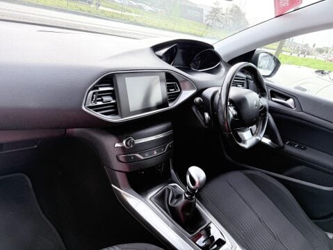 Peugeot 308 1.6 THP ACTIVE 8