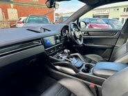 Porsche Cayenne TURBO S 11