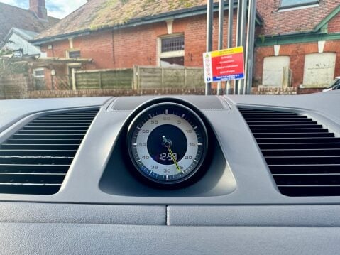 Porsche Cayenne TURBO S 32