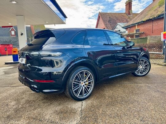 Porsche Cayenne TURBO S