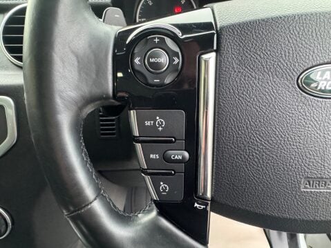 Land Rover Discovery SDV6 HSE 12