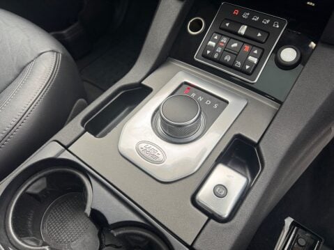 Land Rover Discovery SDV6 HSE 17