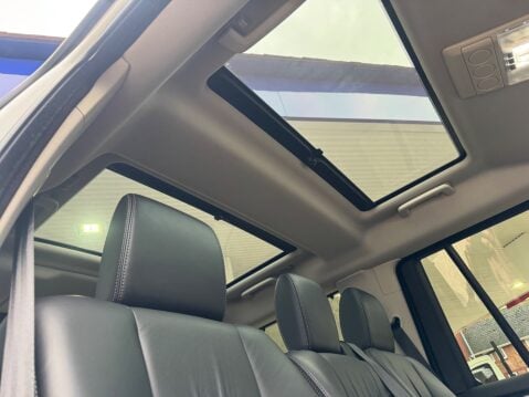 Land Rover Discovery SDV6 HSE 23