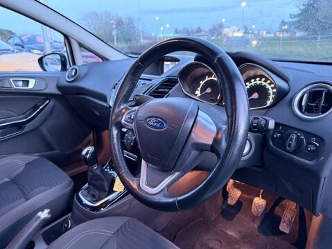 Ford Fiesta 1.0 ZETEC 9