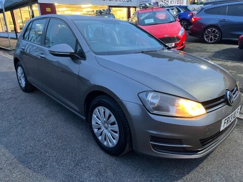 Volkswagen Golf S TDI BLUEMOTION TECHNOLOGY 1