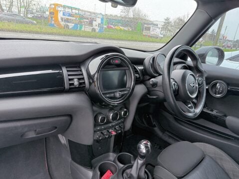 Mini Hatch 1.5 COOPER SPORT 10
