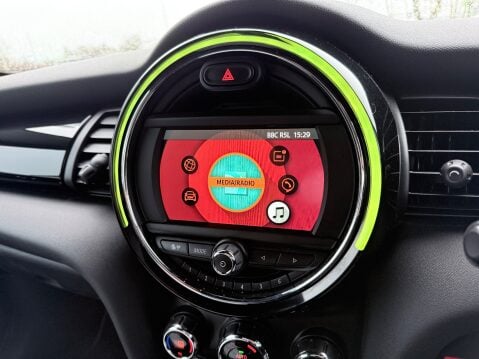 Mini Hatch 1.5 COOPER SPORT 16