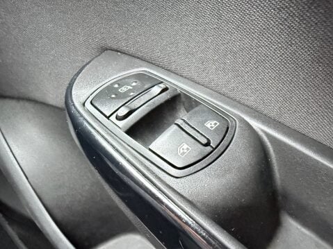 Vauxhall Corsa 1.4 SRI VX-LINE ECOFLEX 18