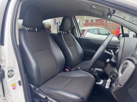 Toyota Yaris VVT-I SR 3