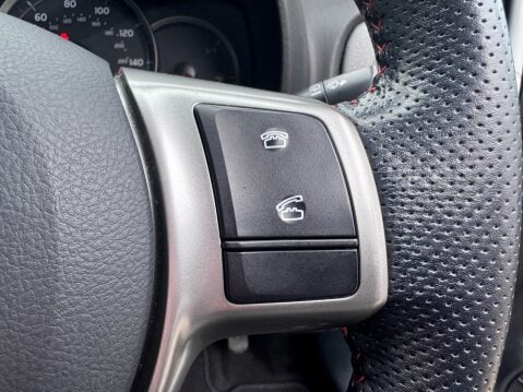 Toyota Yaris VVT-I SR 15