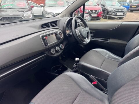 Toyota Yaris VVT-I SR 12