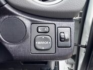 Toyota Yaris VVT-I SR 16