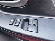 Toyota Yaris VVT-I ICON 19