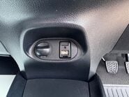 Toyota Yaris VVT-I ICON 15