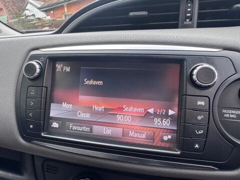 Toyota Yaris VVT-I ICON 16