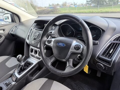 Ford Focus 1.0 125 ZETEC 9