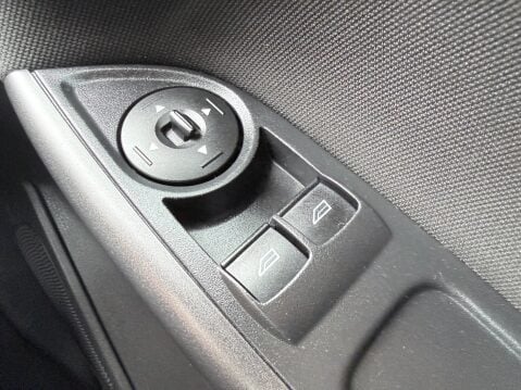 Ford Focus 1.0 ZETEC S 21