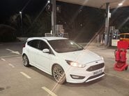 Ford Focus ZETEC S [NAV] 1