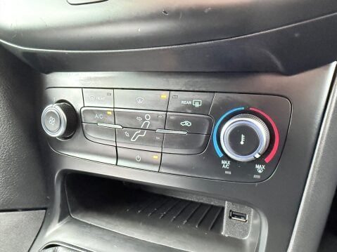 Ford Focus 1.0 ZETEC S 18