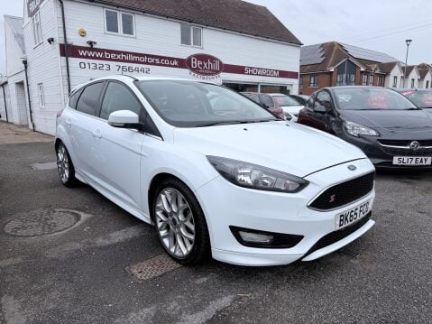 Ford Focus 1.0 ZETEC S 4