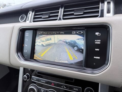 Land Rover Range Rover 3.0 TDV6 AUTOBIOGRAPHY 18