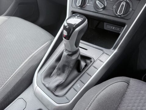 Volkswagen Polo 1.0 LIFE TSI DSG 17