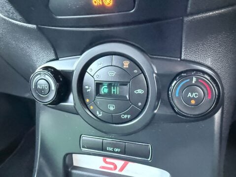 Ford Fiesta 1.6T ST-3 [NAV] 22