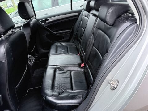 Volkswagen Golf SE TDI BLUEMOTION TECHNOLOGY 11