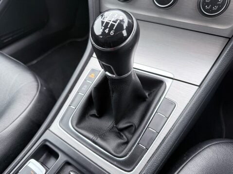 Volkswagen Golf SE TDI BLUEMOTION TECHNOLOGY 16