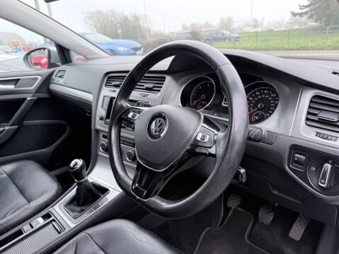 Volkswagen Golf SE TDI BLUEMOTION TECHNOLOGY 9