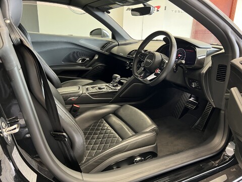 Audi R8 10
