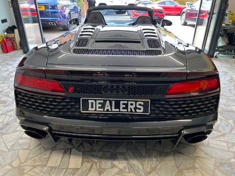 Audi R8 9